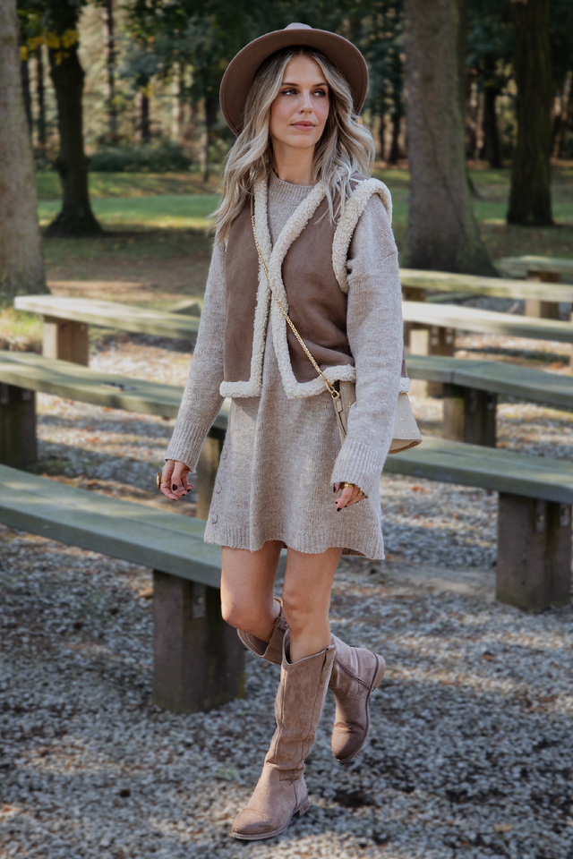 <h4><span style="text-decoration:underline">Layers Of Autumn</span></h4><h2>Shop This Look</h2>