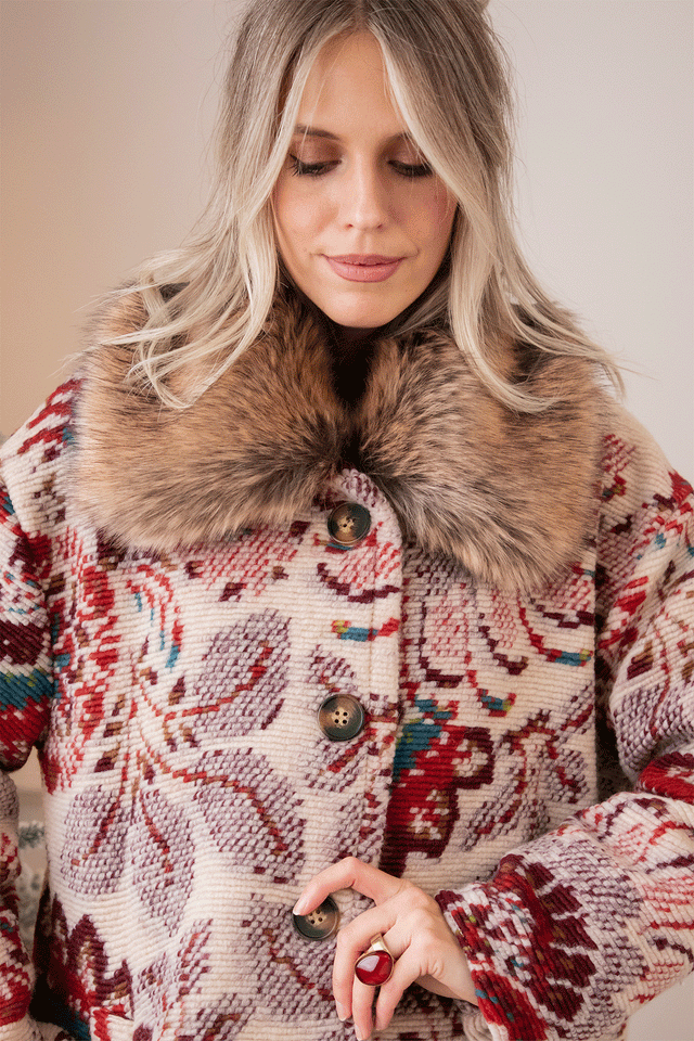 <h4><span style="text-decoration:underline">Holiday Hues</span></h4><h2>Shop The Look</h2>