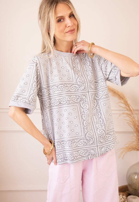 Sadie Paisley Grey - T-Shirt
