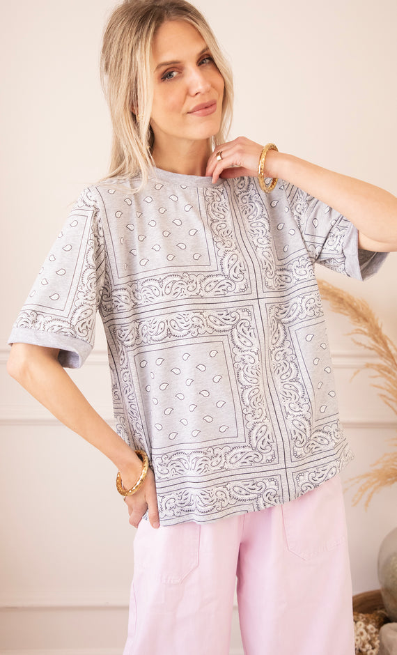 Sadie Paisley Grey - T-Shirt