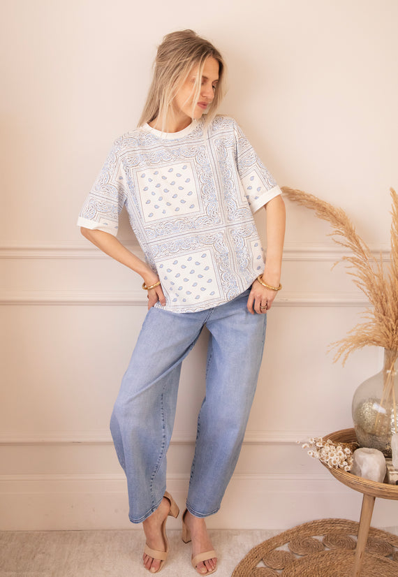 Sadie Paisley White/Blue - T-Shirt