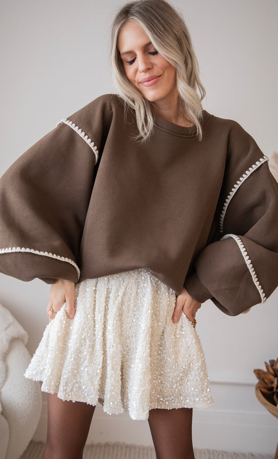 Snuggle Up Extra Brown - Sweater