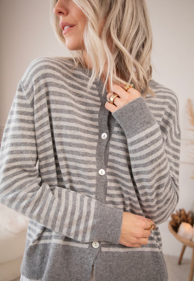 Strickjacke - Woolly Stripes - Grau