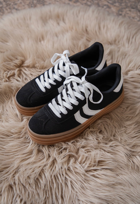 Chasing Dreams Black/White - Sneakers