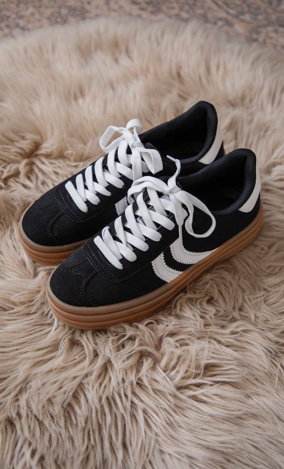 Chasing Dreams Black/White - Sneakers