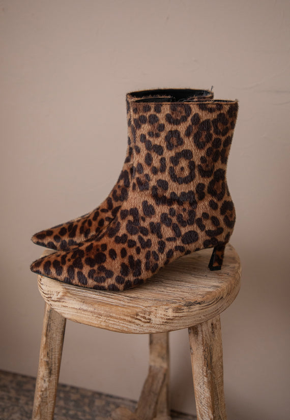 Savage Chic Camel - Heels