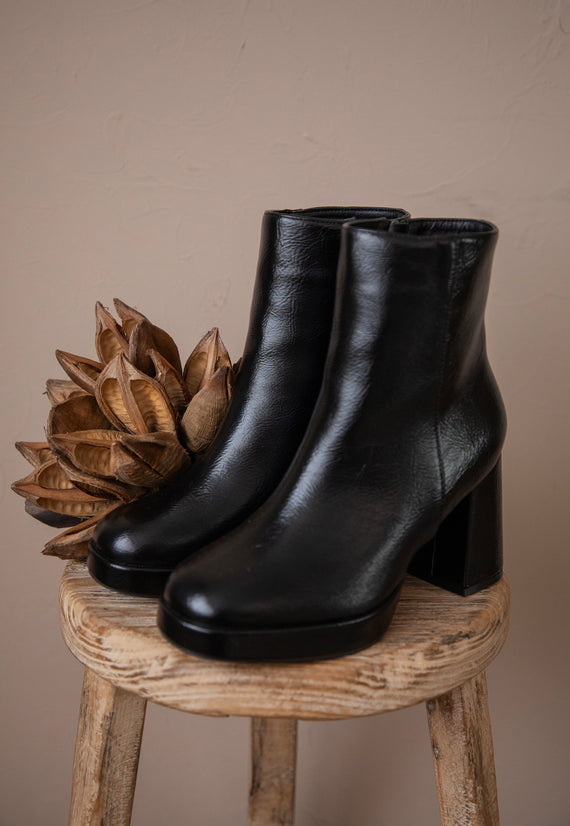 Take It Higher Black - Boots