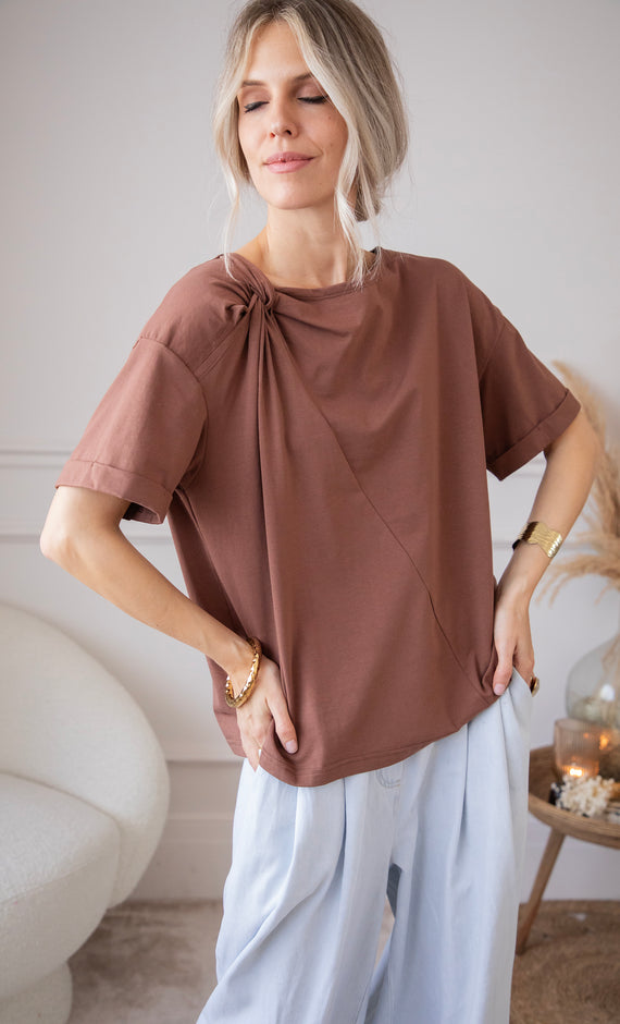 Knot So Basic Brown - T-Shirt
