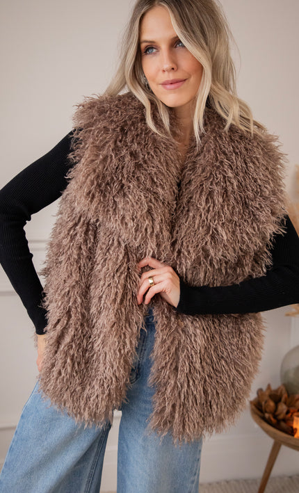Femme Fluff Taupe - Vest/Jacket