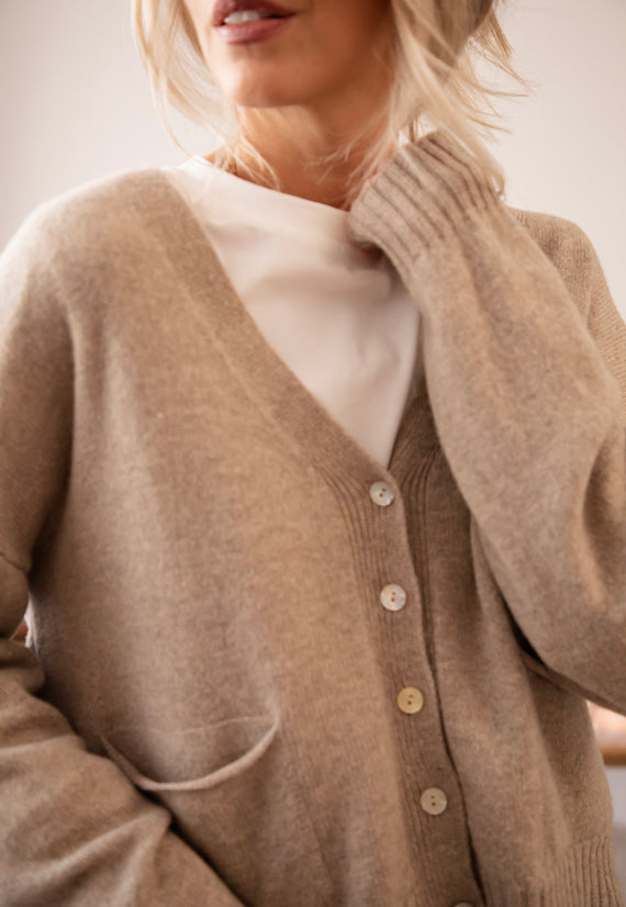 Old Soul Cardigan Taupe - Cardigan