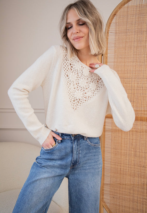 Connected By Flowers Beige - Sweater 