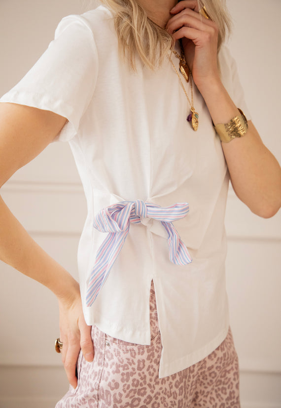 Happy Bow White - T-Shirt