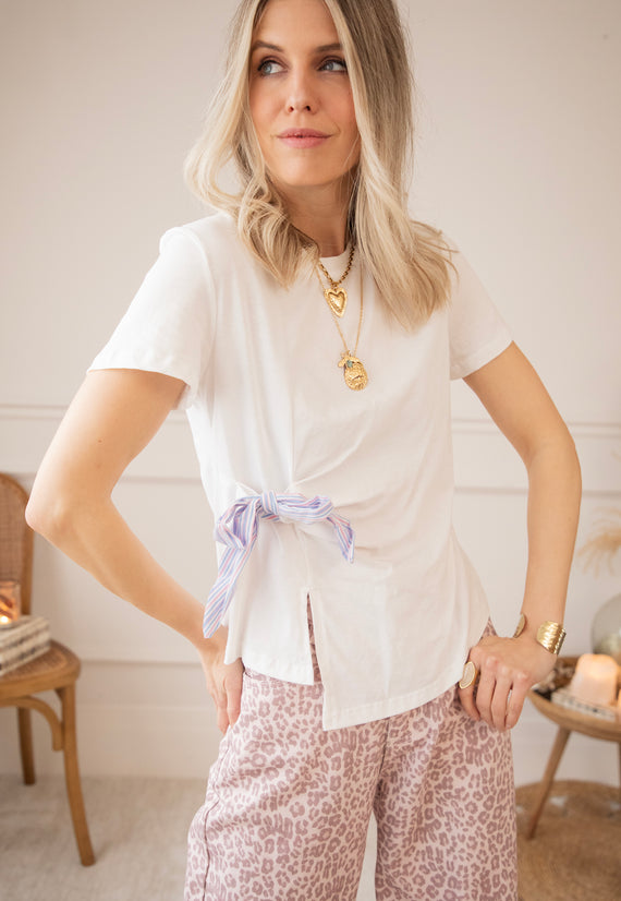 Happy Bow White - T-Shirt