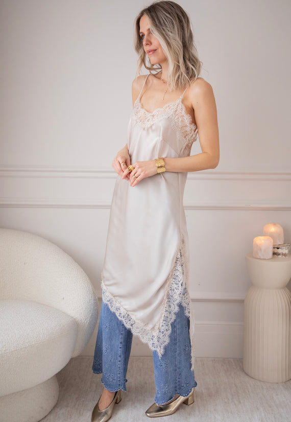 Sibelle Lace Assymetric Ecru - Jurk