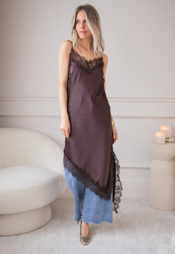 Sibelle Lace Assymetric Choco - Jurk