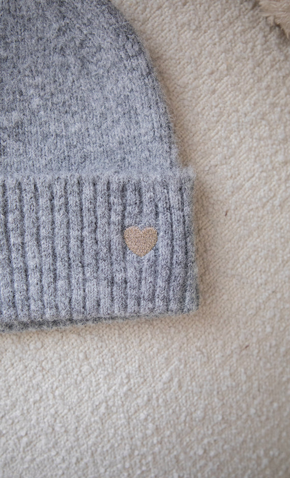 Heartwarming Grey - Muts