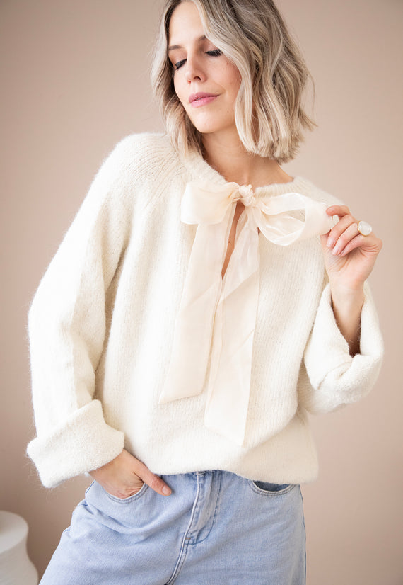 Bowy Bo Beige - Sweater