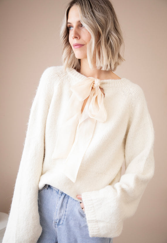 Bowy Bo Beige - Sweater