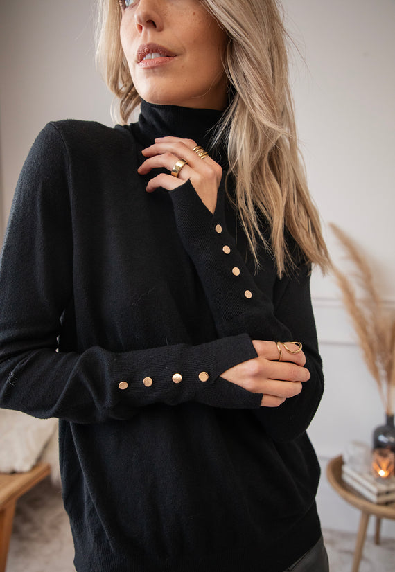 Get Your Basic Turtle Black - Sweater