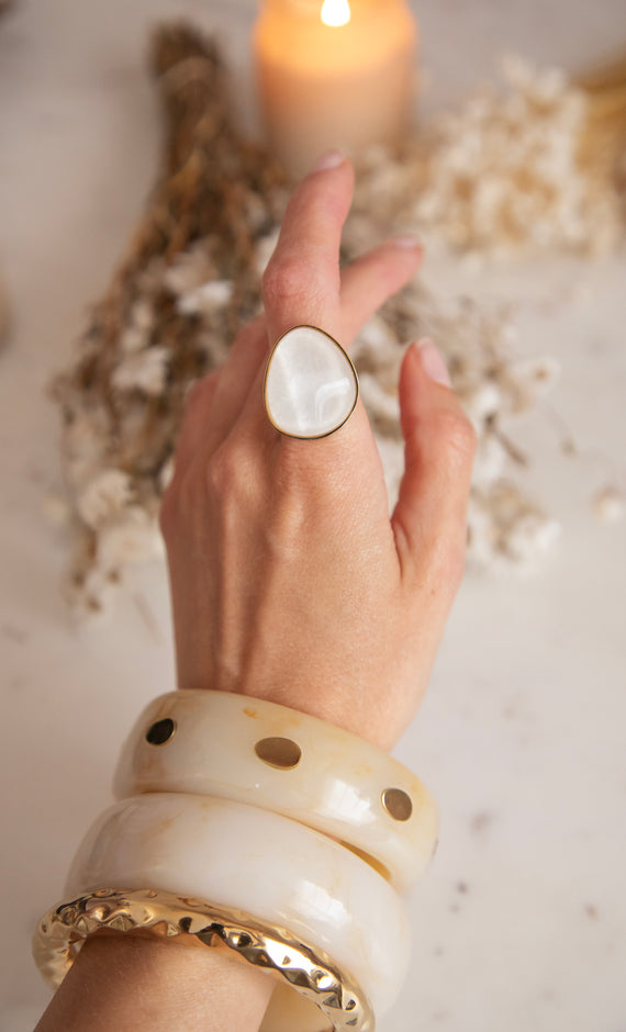 Caia White - Ring