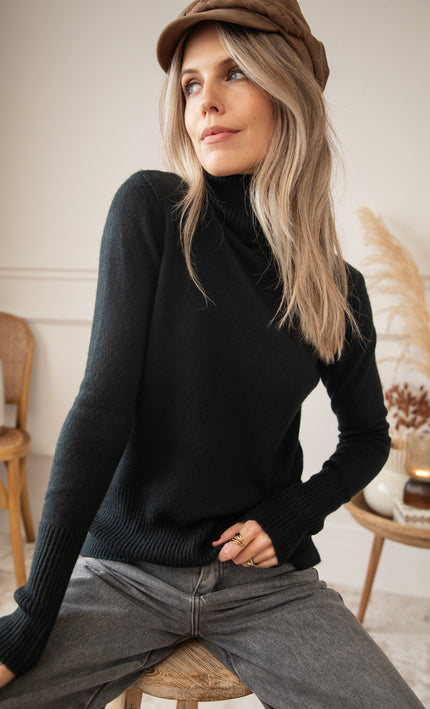 Comfy Billie Turtle Black - Sweater