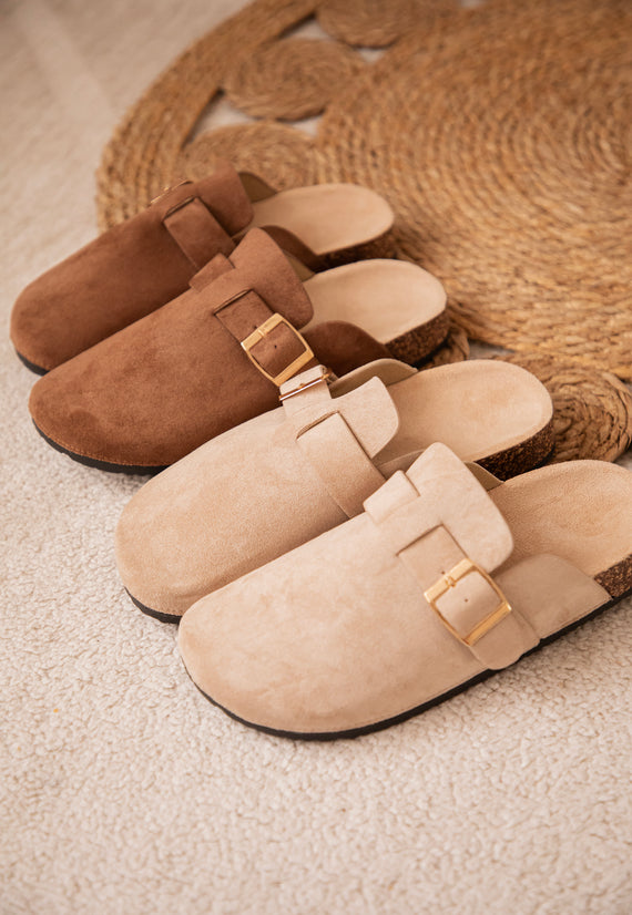 Leki Buckle Clogs Beige - Flats