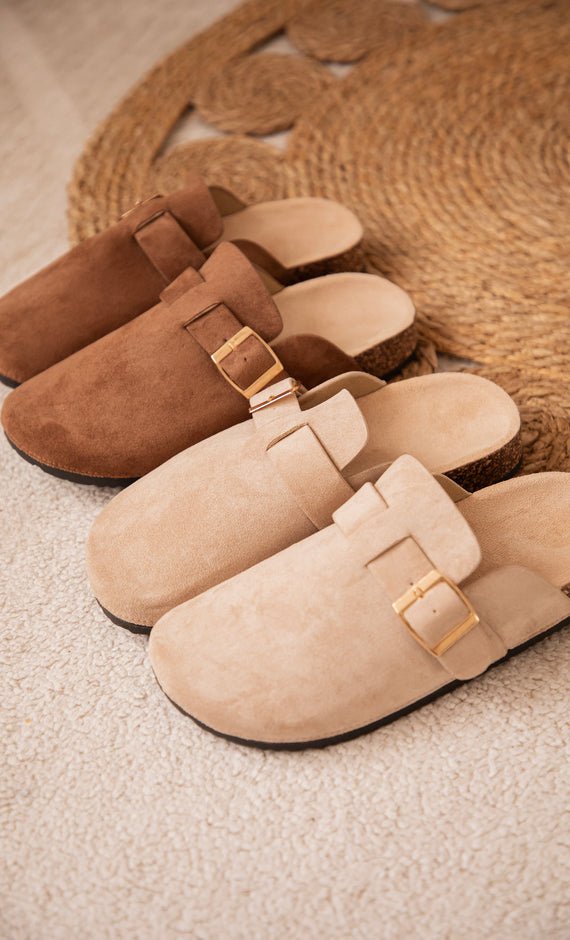 Leki Buckle Clogs Beige - Flats