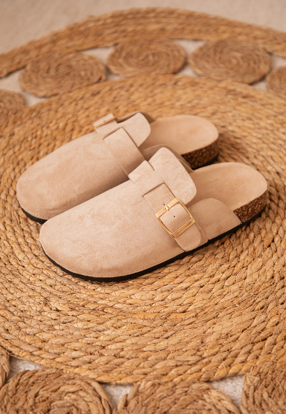 Leki Buckle Clogs Beige - Flats