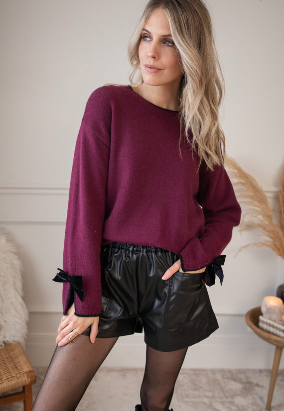 Bow Bliss Burgundy/Black - Sweater