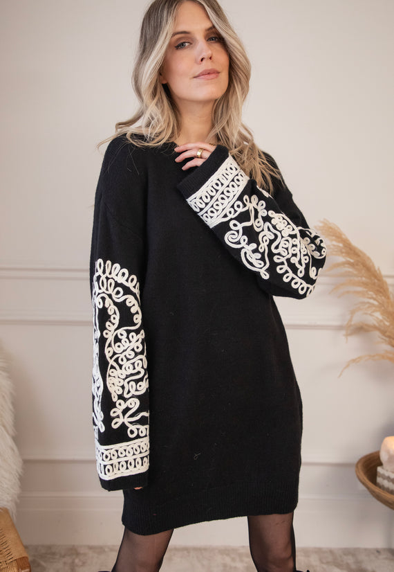 Loopy Sleeves Black - Sweater Dress