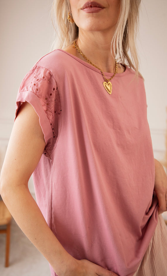 T-Shirt - Sleeves Of Embroidery Anglaise - Altrosa