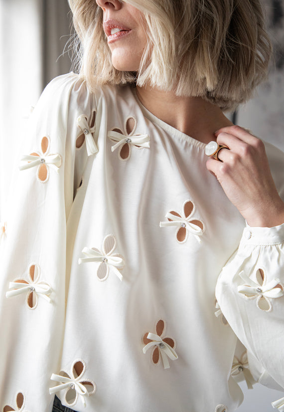 Bow Glow Beige - Blouse