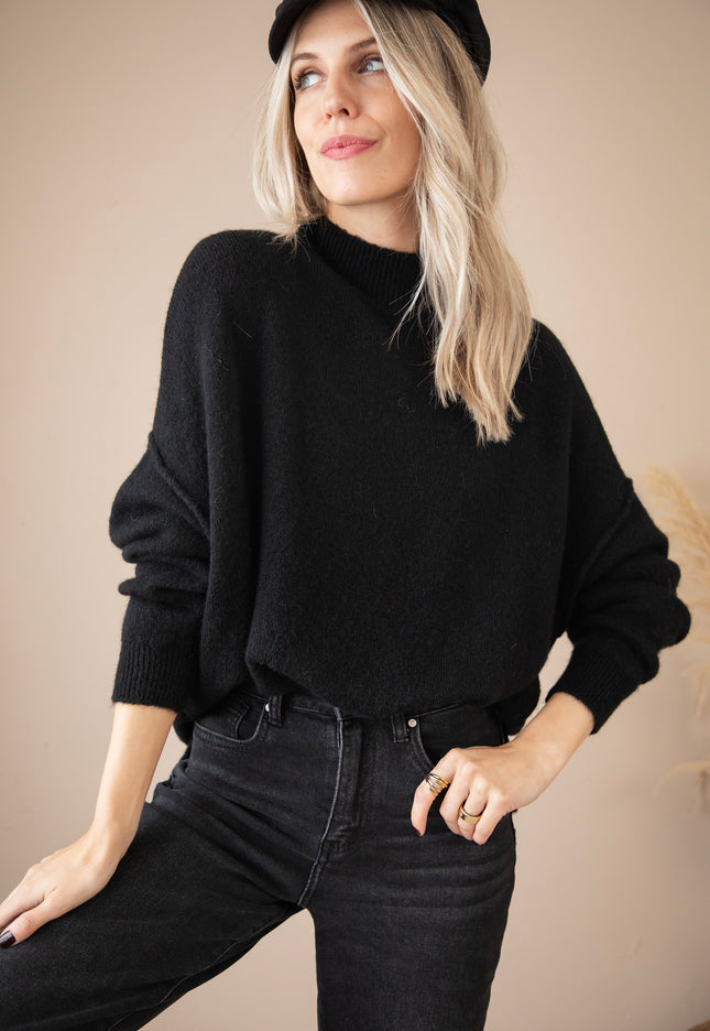 Soft Seamy Black - Sweater