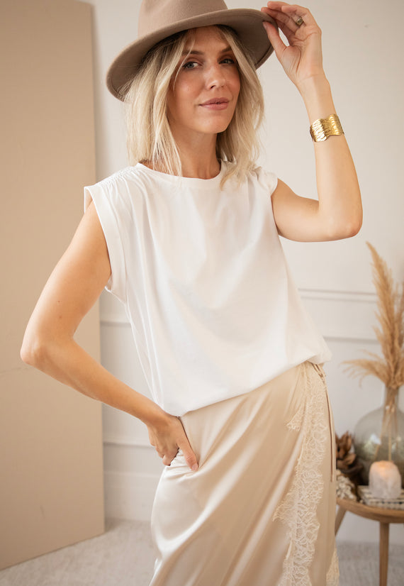 Pop Of Ease White - Top