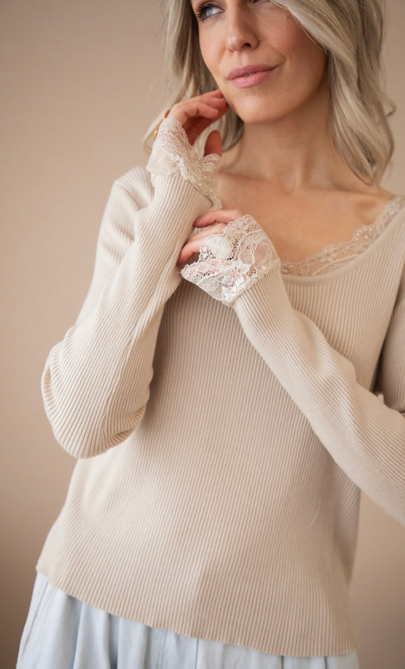 Elsie Laced Café Au Lait - Longsleeve