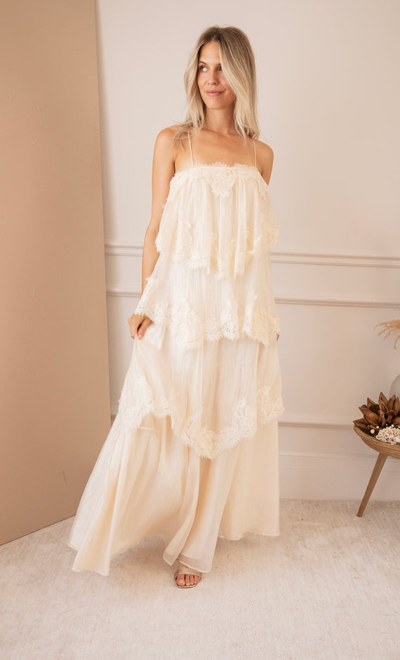 Layers Of Lace Beige - Maxi Jurk