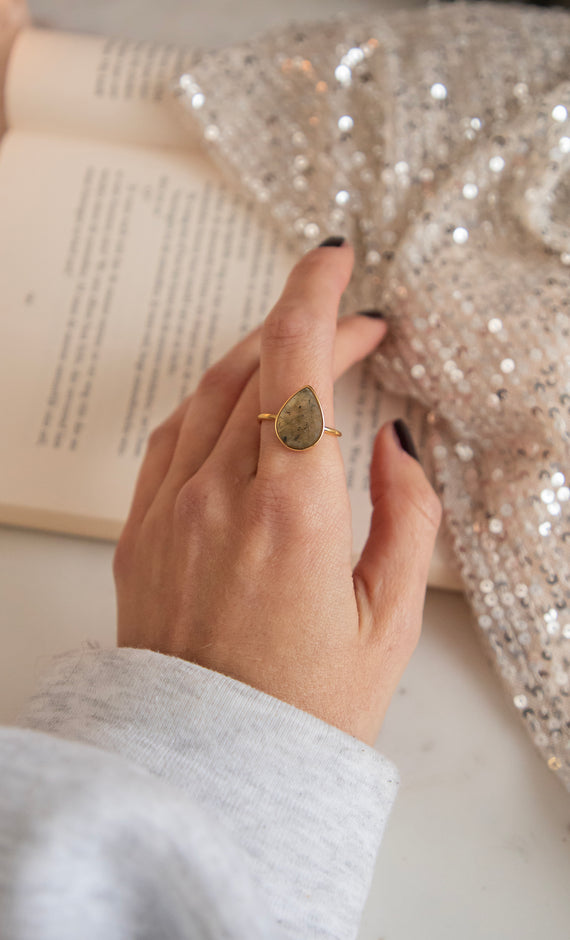 Ring - Labradorite Drop - Taupe/Gold