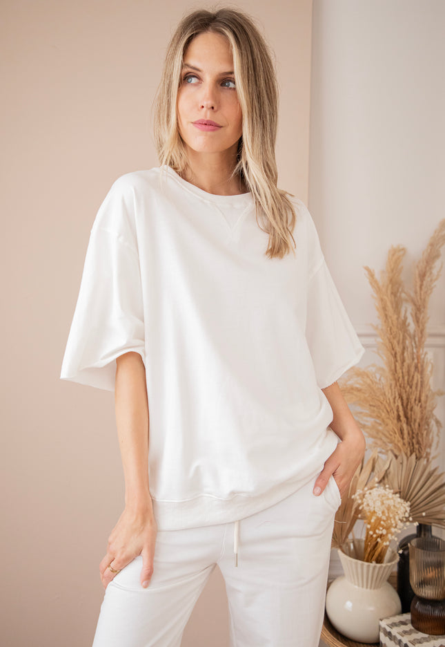 Lounge Life White - Sweater/T-Shirt