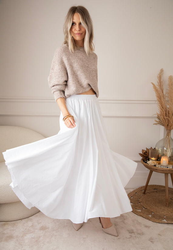 Dreamy Pleated White - Maxi Skirt 
