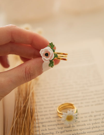 Anemone White - Ring