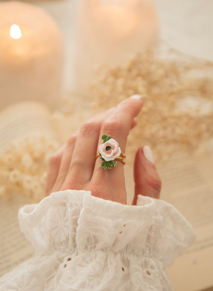 Anemone White - Ring