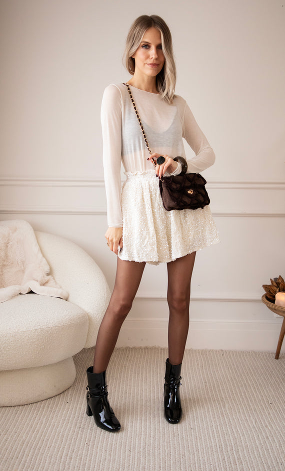 Velvet Dreams Beige - Short