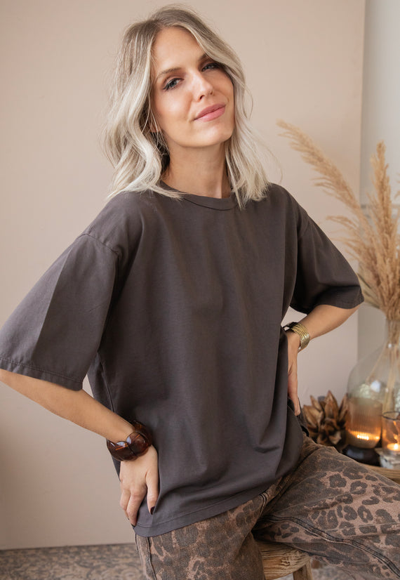 Basic Bea Brown - T-Shirt