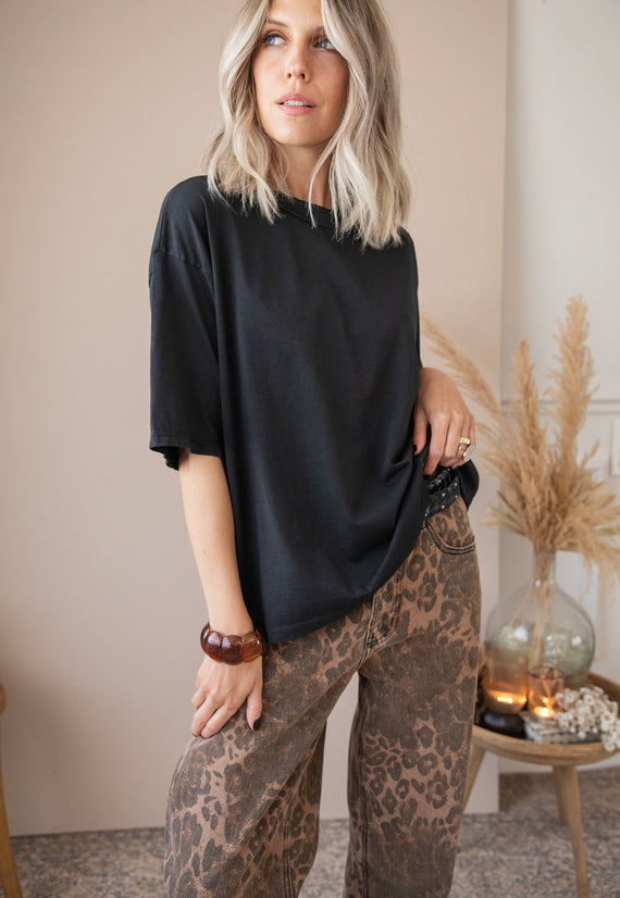 Basic Bea Black - T-Shirt