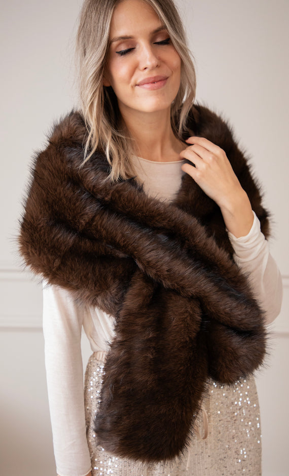 Fur Hugs Choco - Scarf