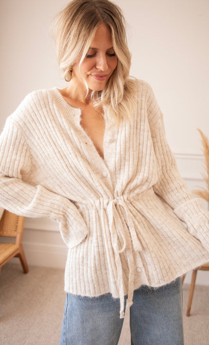 Pull Me Closer Beige - Cardigan
