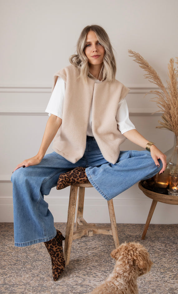 Hug Me Softly Beige - Vest/Jacket