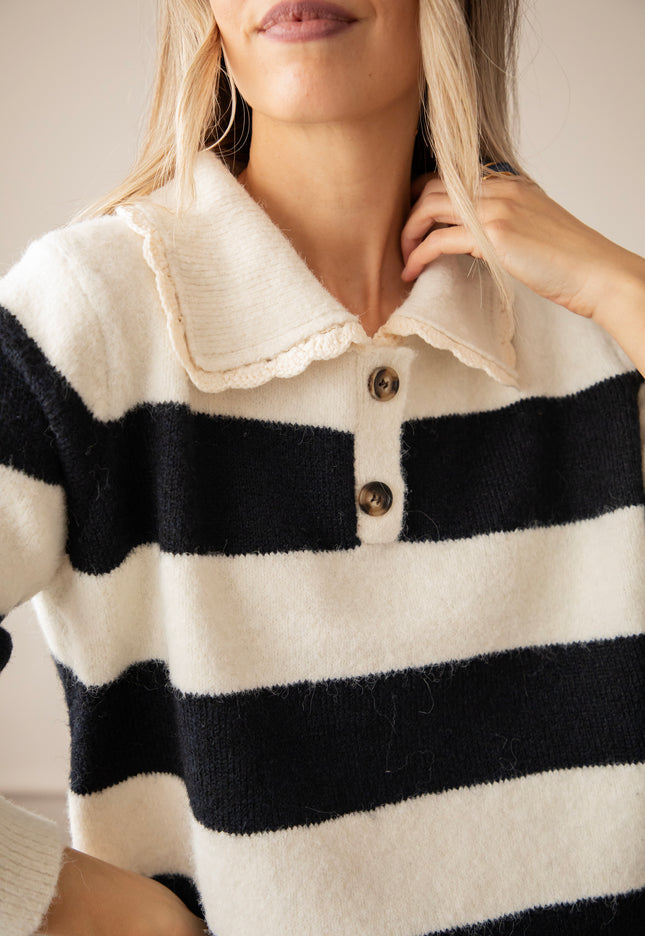 Lines & Lace Beige/Navy - Sweater