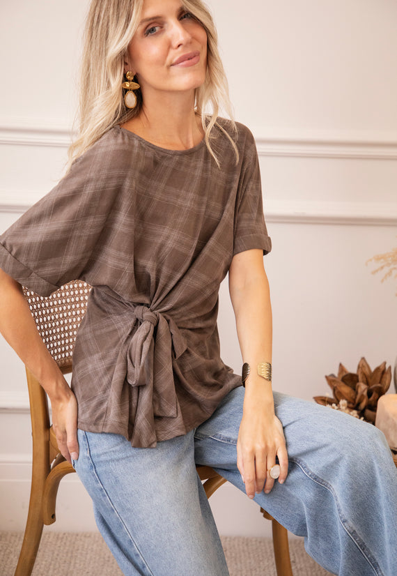 Checked Charm Brown - T-Shirt