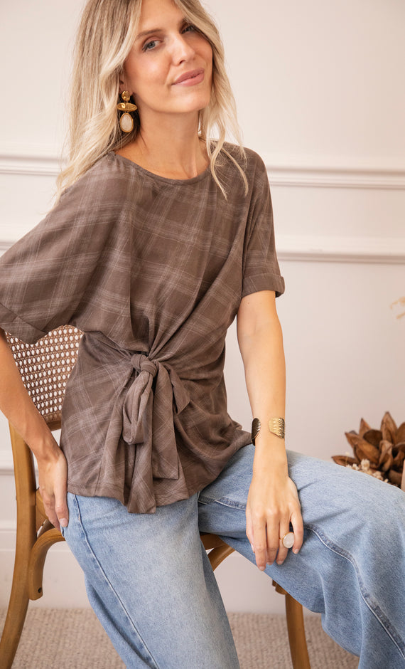 Checked Charm Brown - T-Shirt